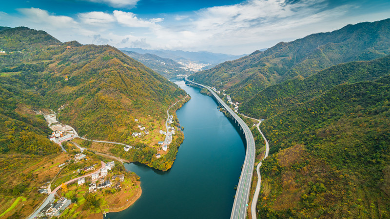 多山多水的紫阳 资料图片_看图王.jpg